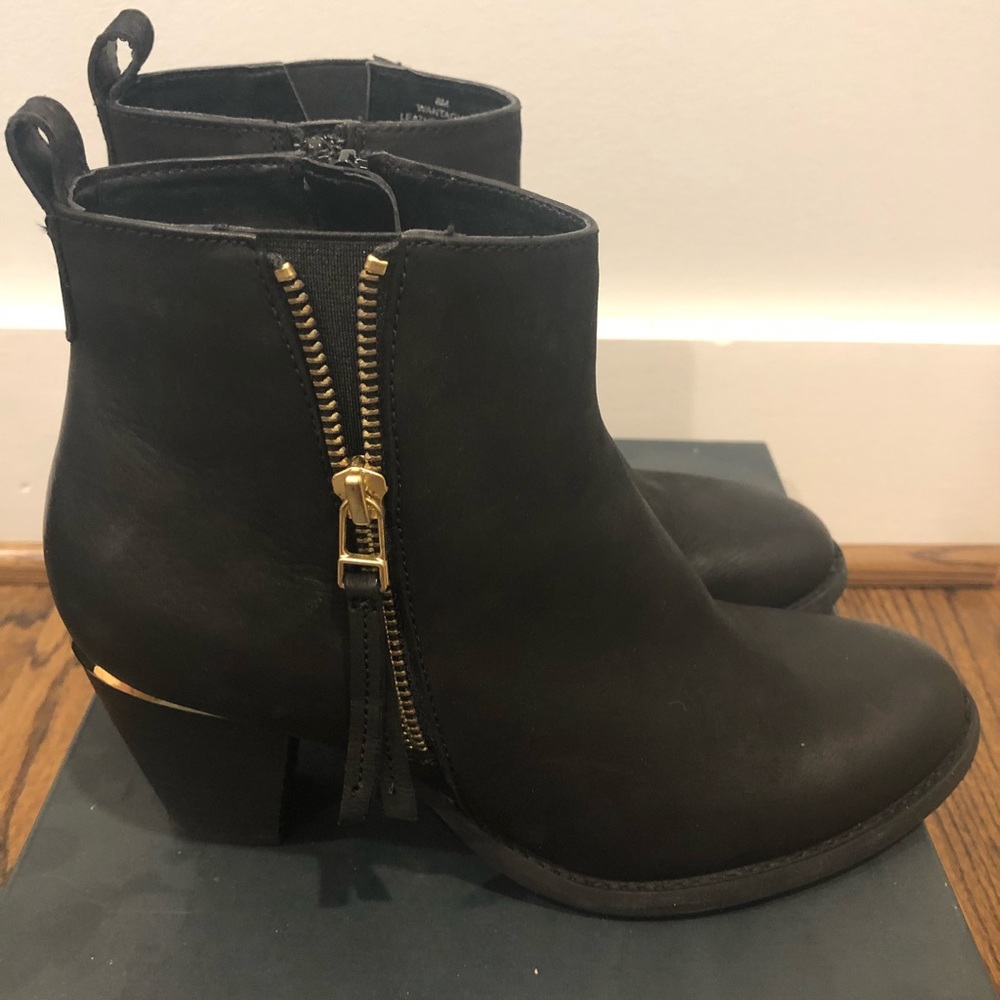 Black Steve Madden booties